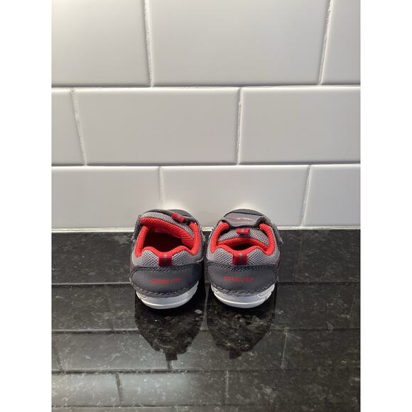 stride rite kids size us 4 leather Motion kylo sneaker shoes gray and red - Picture 6 of 11